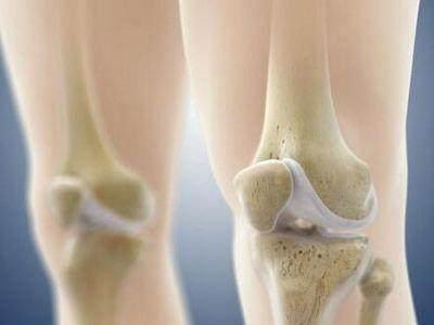 中老年人是補鈣好，還是補氨糖好？