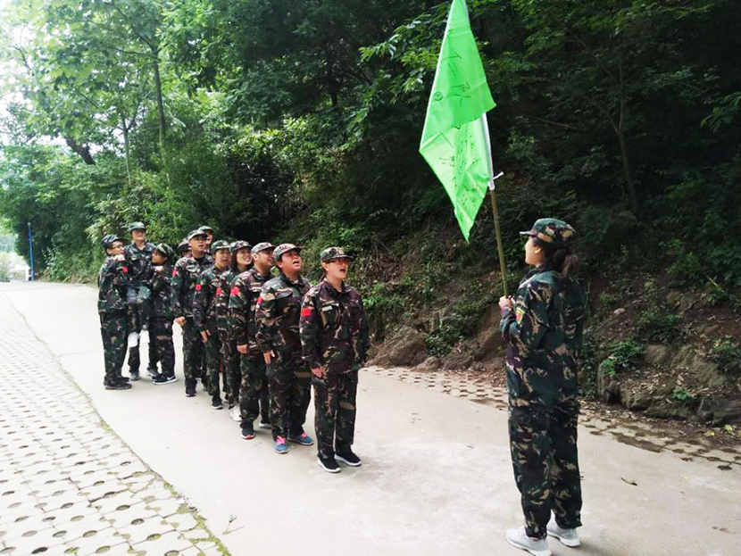 凝心聚力，挑戰自我---桂仁醫藥開展戶外拓展訓練