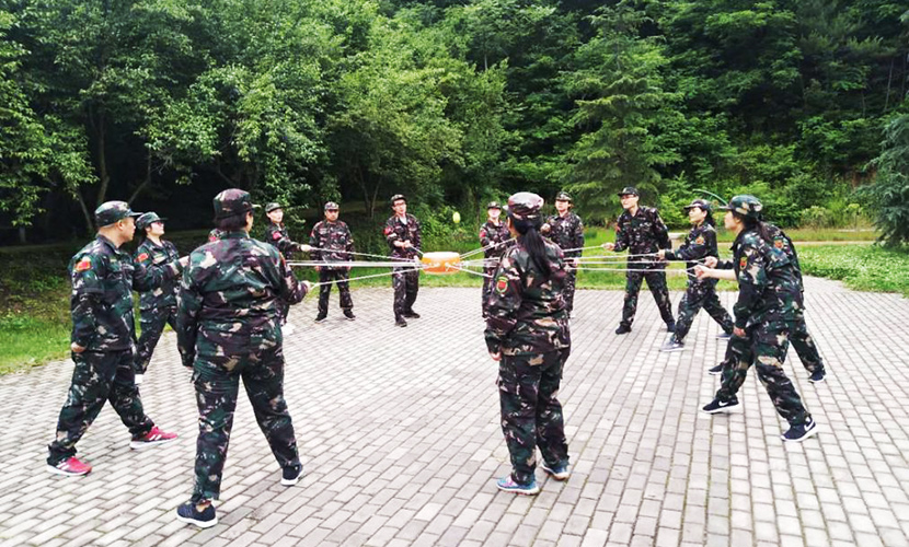 凝心聚力，挑戰自我---桂仁醫藥開展戶外拓展訓練