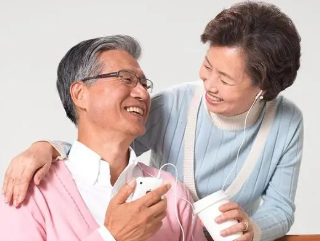 不同年齡段老人如何選擇保健食品